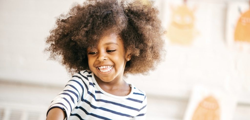 Desmitificação da infância feliz -LIV Inteligência de Vida Desmitificação da infância feliz -LIV Inteligência de Vida